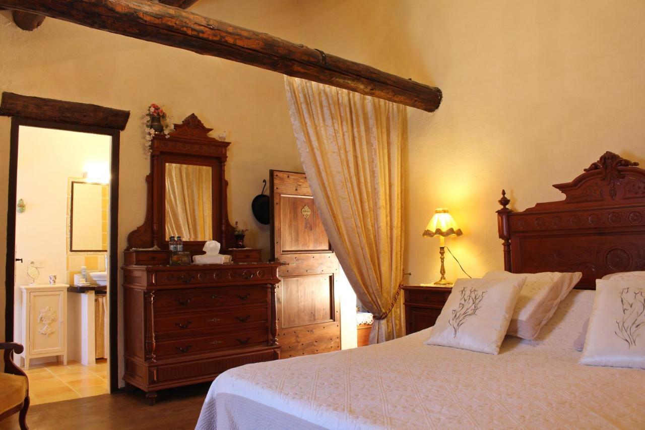 Demeure Cevenole Les Rameaux Bed and Breakfast Brissac Værelse billede